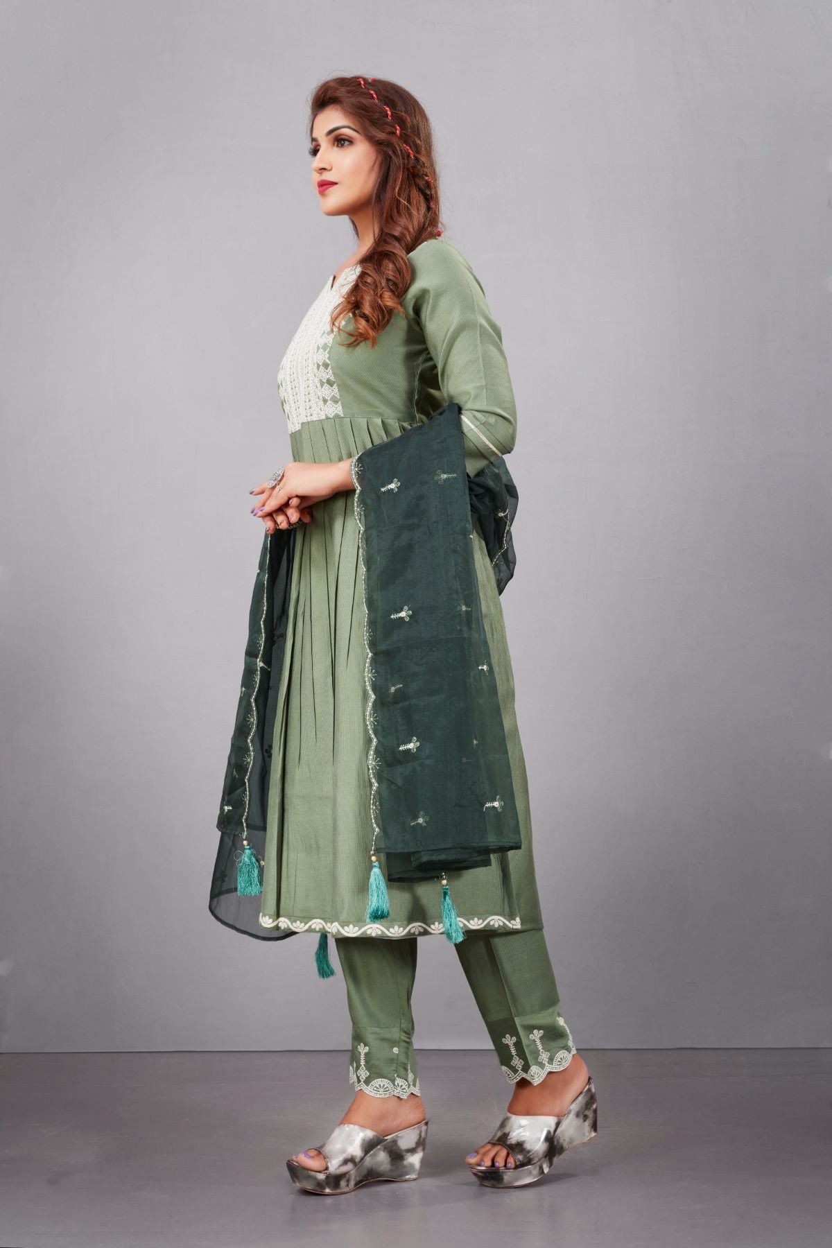 Light Green Muslin Silk Lucknowi Style Salwar Kameez - jivora
