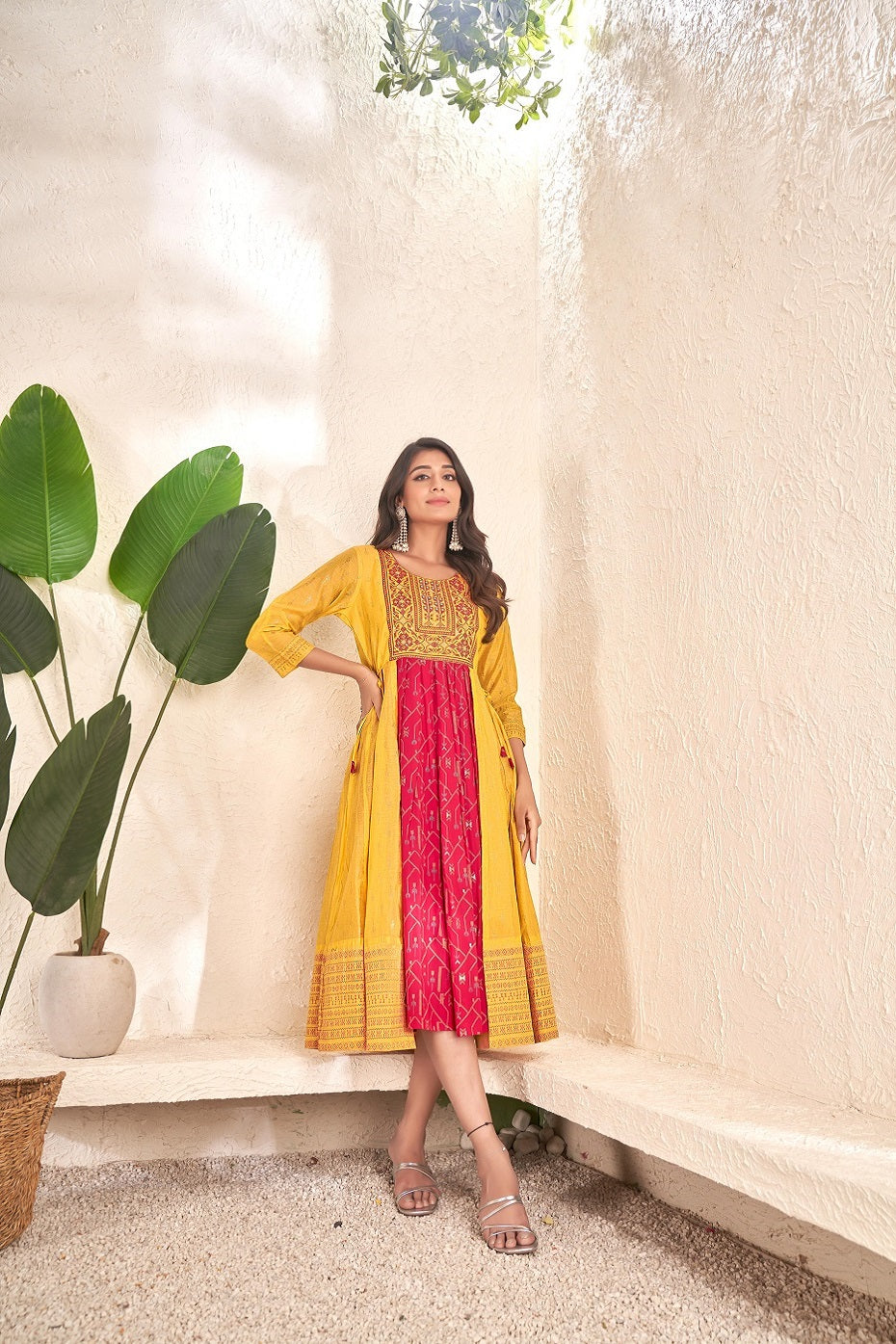 Women Foli Print Cotton Kurtis