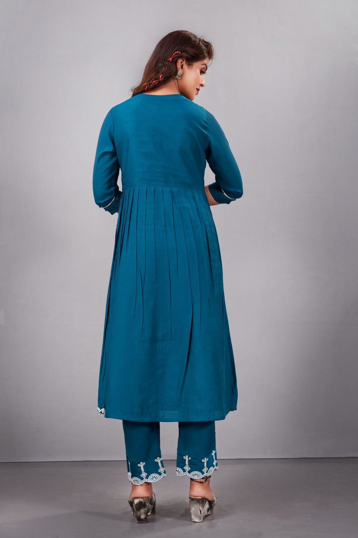 Blue Muslin Silk Lucknowi Style Salwar Kameez - jivora